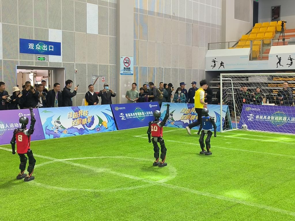 扑克中的不确定性来自哪里（扑克的不确定性源自何处）