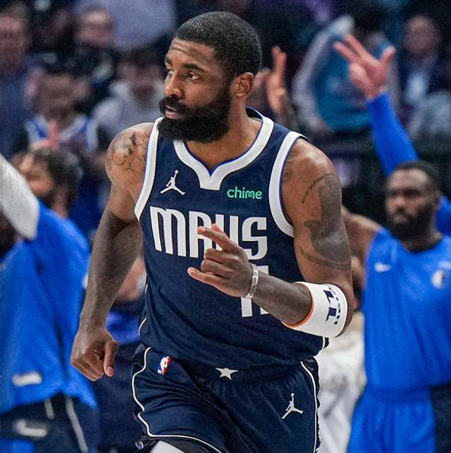 据接近她的 据接近她的